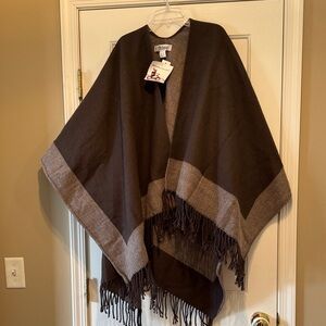 Elegant Two-Tone Fringe Cape